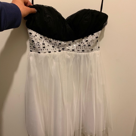 Cocktail dress/prom - Picture 2 of 5